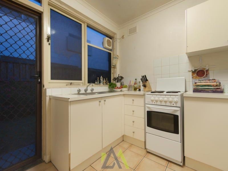 Photo - 2/32 Birdwood Street, Frankston VIC 3199 - Image 2