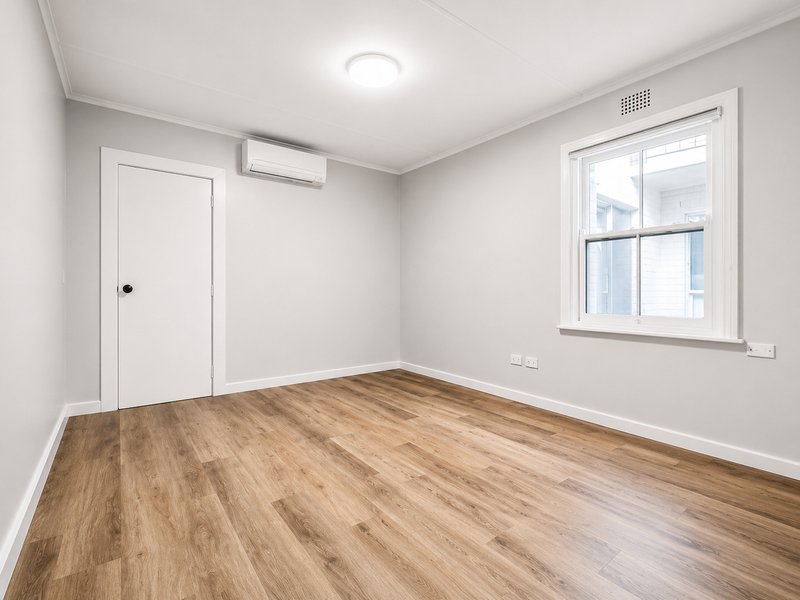 Photo - 2/32 Bourke Street, Tamworth NSW 2340 - Image 3