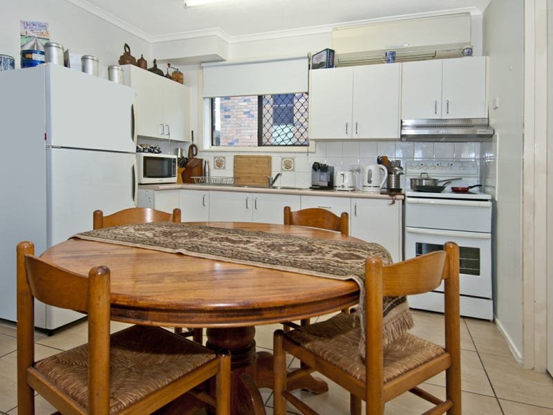 Photo - 2/32 City Road, Beenleigh QLD 4207 - Image 2