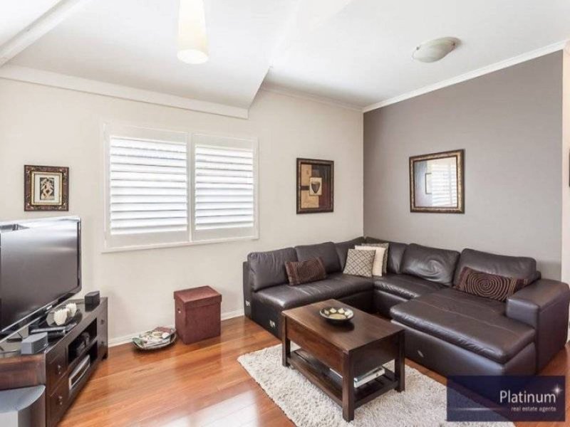 Photo - 2/32 Corrie Road, North Manly NSW 2100 - Image 3