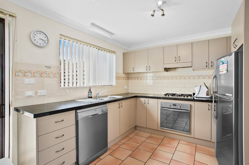 Photo - 2/32 Darley Street, Shellharbour NSW 2529 - Image 5
