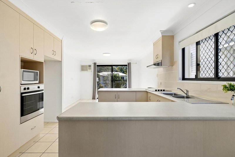 Photo - 232 Denham Street, The Range QLD 4700 - Image 2