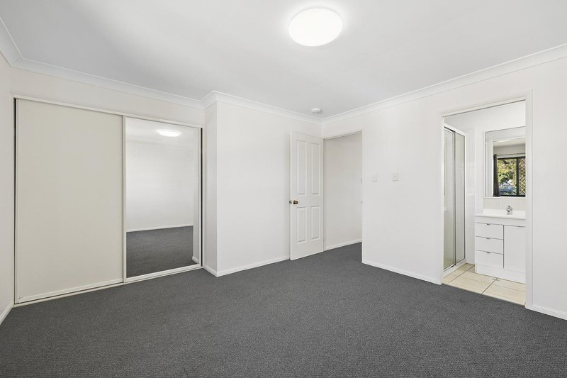 Photo - 232 Denham Street, The Range QLD 4700 - Image 3