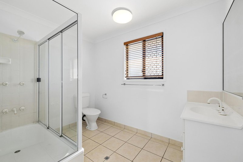 Photo - 232 Denham Street, The Range QLD 4700 - Image 5