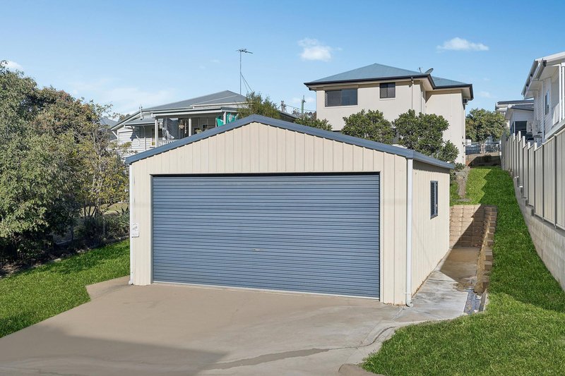 Photo - 232 Denham Street, The Range QLD 4700 - Image 6