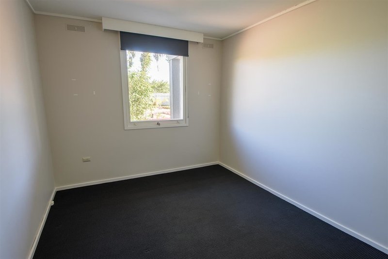 Photo - 2/32 Dollar Avenue, Horsham VIC 3400 - Image 10