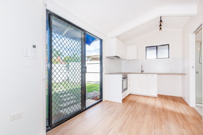 Photo - 2/32 Donkin Street, Scarborough QLD 4020 - Image 3
