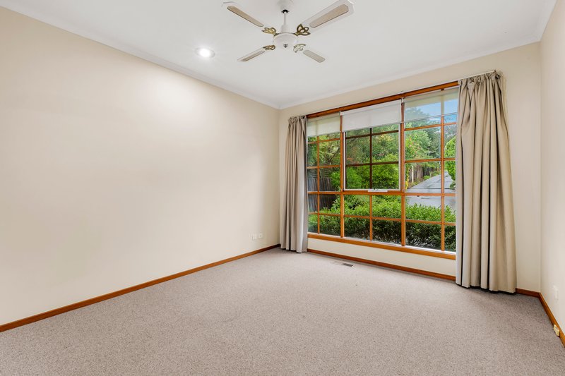 Photo - 2/32 Dwyer Street, Macleod VIC 3085 - Image 5