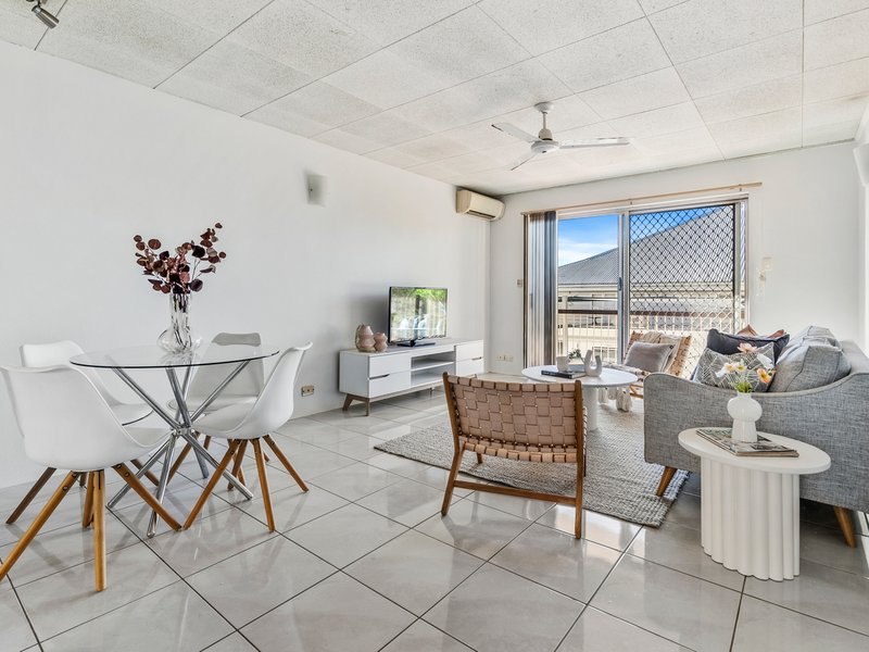 Photo - 2/32 Galway Street, Greenslopes QLD 4120 - Image 3