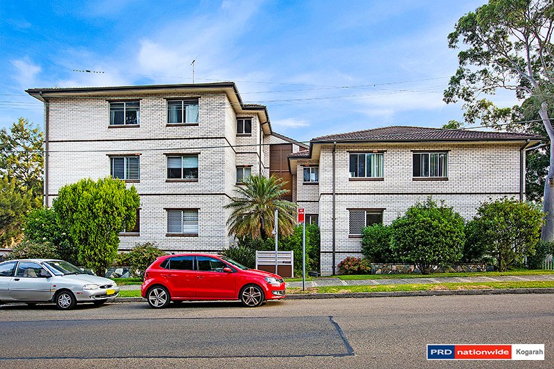 2/32 Hampton Court Road, Carlton NSW 2218