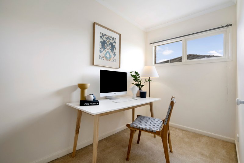Photo - 2/32 Hobart Road, Murrumbeena VIC 3163 - Image 8