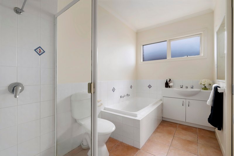 Photo - 2/32 Hobart Road, Murrumbeena VIC 3163 - Image 9