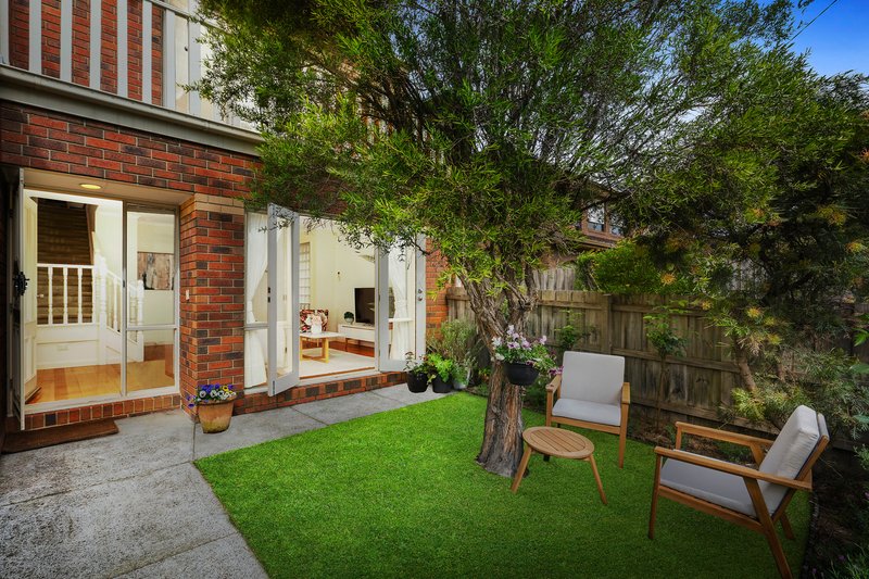 Photo - 2/32 Hobart Road, Murrumbeena VIC 3163 - Image 13