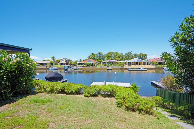 Photo - 2/32 Hoya Crescent, Bongaree QLD 4507 - Image 3