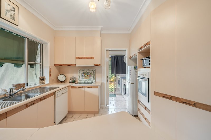 Photo - 2/32 Jull Drive, Centenary Heights QLD 4350 - Image 3