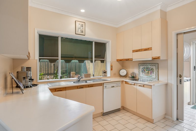 Photo - 2/32 Jull Drive, Centenary Heights QLD 4350 - Image 4