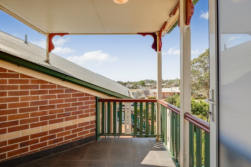 Photo - 2/32 Jull Drive, Centenary Heights QLD 4350 - Image 7
