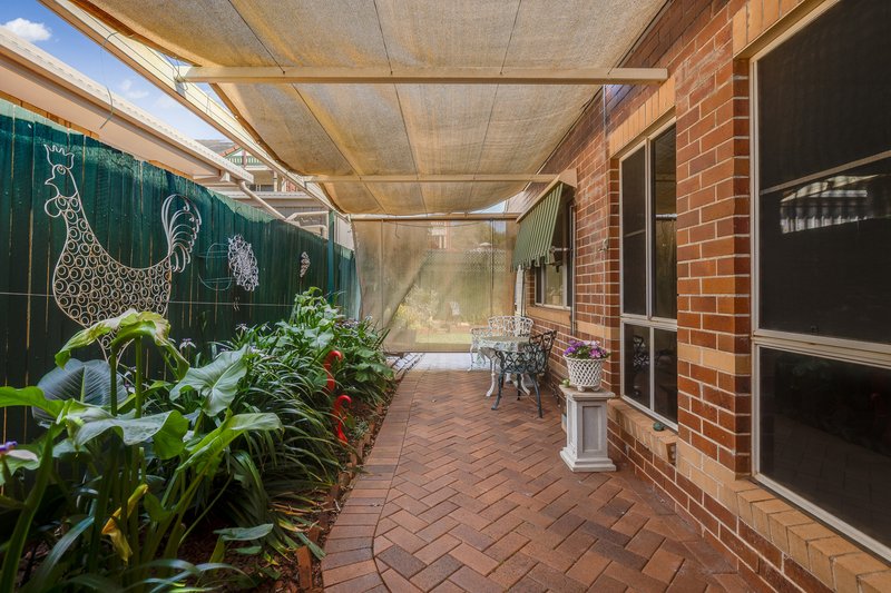 Photo - 2/32 Jull Drive, Centenary Heights QLD 4350 - Image 12