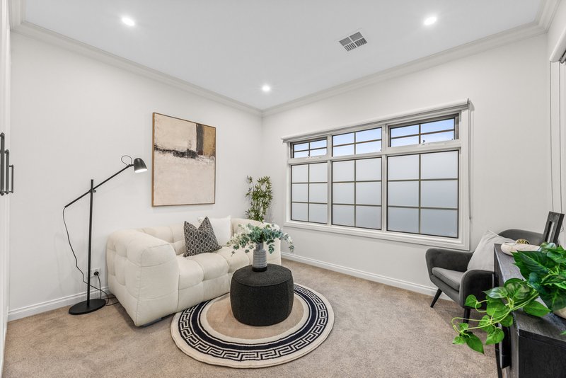 Photo - 2/32 Malabar Road, Blackburn VIC 3130 - Image 11