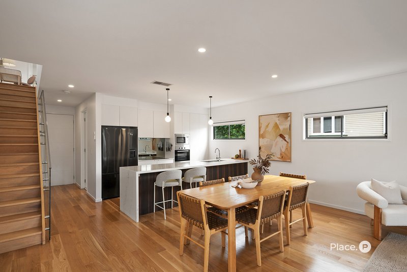Photo - 2/32 Mcdonald Street, Hawthorne QLD 4171 - Image 4