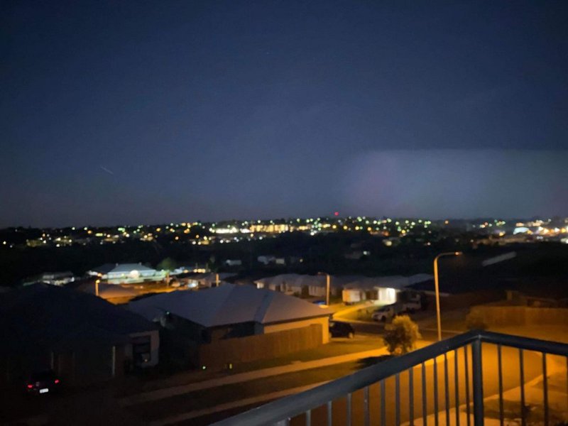 Photo - 2/32 Mcinnes Crescent, Glenvale QLD 4350 - Image 9