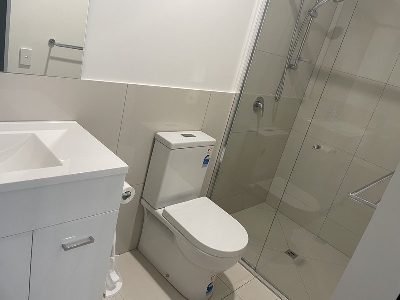 Photo - 2/32 Mcinnes Crescent, Glenvale QLD 4350 - Image 11
