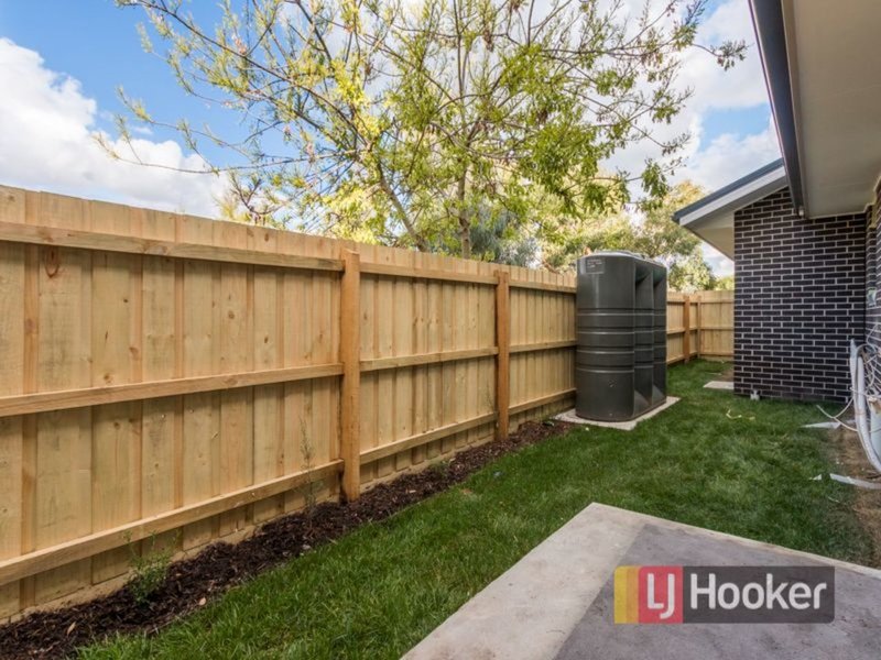 Photo - 2/32 Millswyn Avenue, Hampton Park VIC 3976 - Image 4