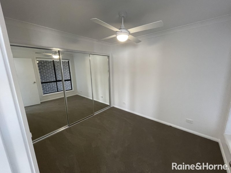 Photo - 2/32 Mustang Close, Hillvue NSW 2340 - Image 4