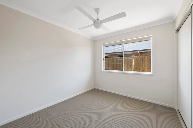 Photo - 2/32 Radcliffe Crescent, Glenvale QLD 4350 - Image 6