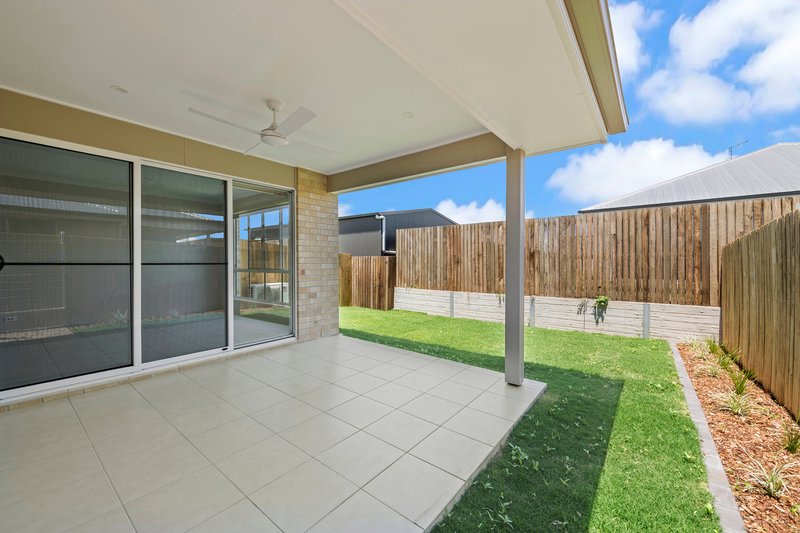 Photo - 2/32 Radcliffe Crescent, Glenvale QLD 4350 - Image 8