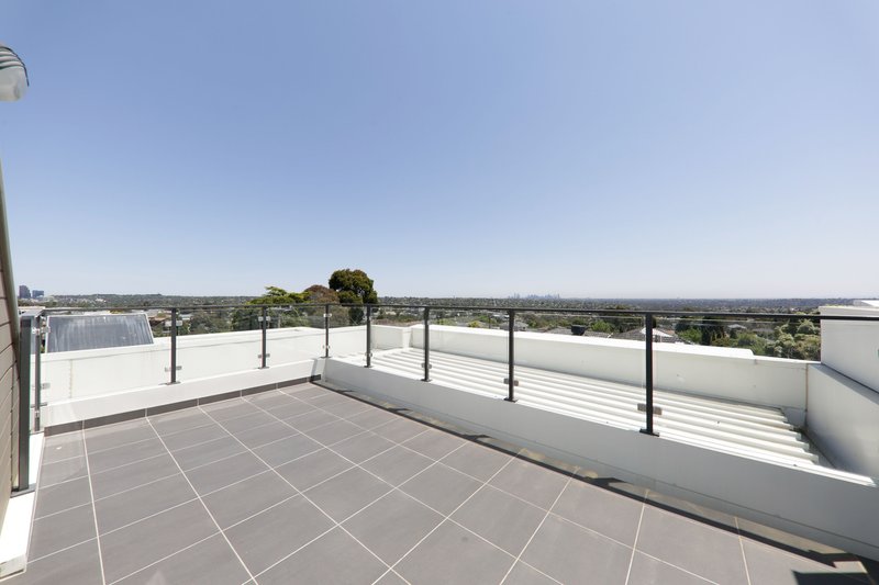 Photo - 2/32 Rathmullen Quadrant, Doncaster VIC 3108 - Image 10