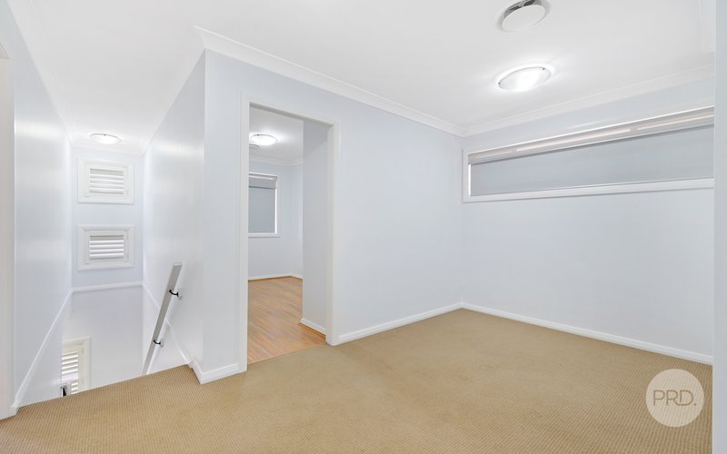 Photo - 2/32 Robert Street, Penrith NSW 2750 - Image 7