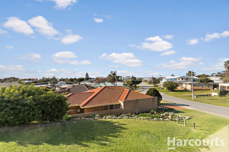 Photo - 2/32 Shayne Street, Halls Head WA 6210 - Image 4