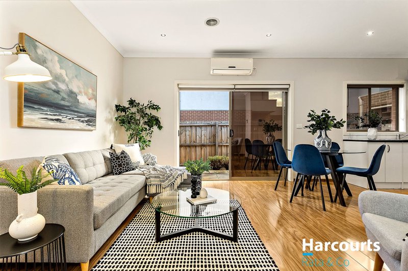 Photo - 2/32 Spring Street, Thomastown VIC 3074 - Image 2