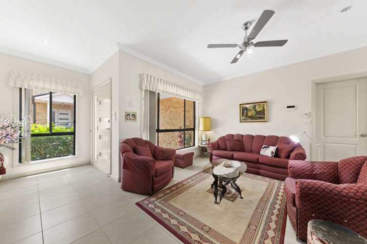 Photo - 2/32 Stanbrook Street, Fairfield Heights NSW 2165 - Image 3