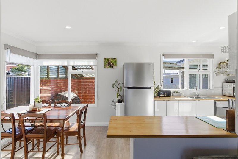 Photo - 232 Steele Street, Devonport TAS 7310 - Image 5
