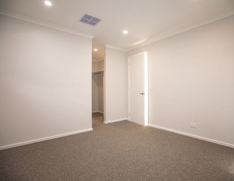 Photo - 232 Stonehill Drive, Maddingley VIC 3340 - Image 4