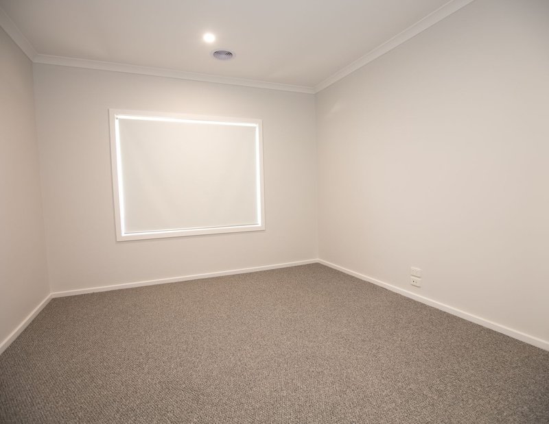 Photo - 232 Stonehill Drive, Maddingley VIC 3340 - Image 7