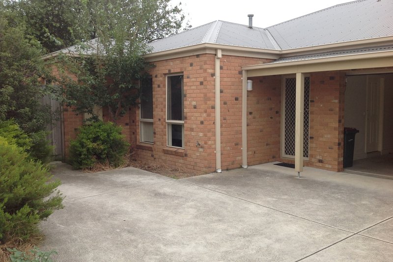 Photo - 2/32 Torquay Road, Belmont VIC 3216 - Image 1