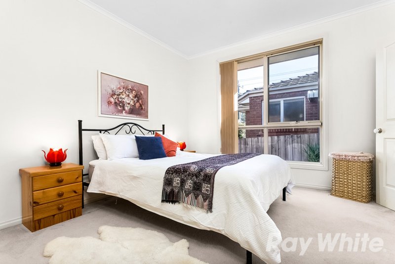 Photo - 2/32 Wilson Road, Glen Waverley VIC 3150 - Image 6