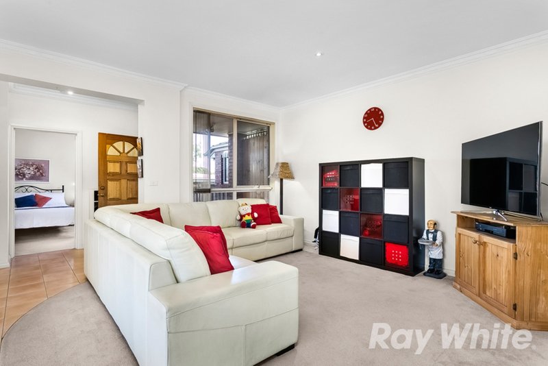 Photo - 2/32 Wilson Road, Glen Waverley VIC 3150 - Image 9