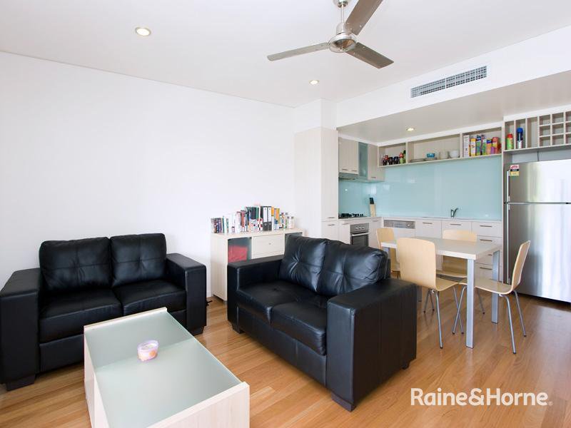 Photo - 23/221 Sir Fred Schonell Drive, St Lucia QLD 4067 - Image 3