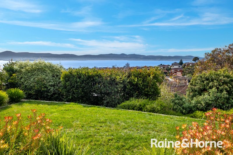 Photo - 2/323 Churchill Avenue, Sandy Bay TAS 7005 - Image 16