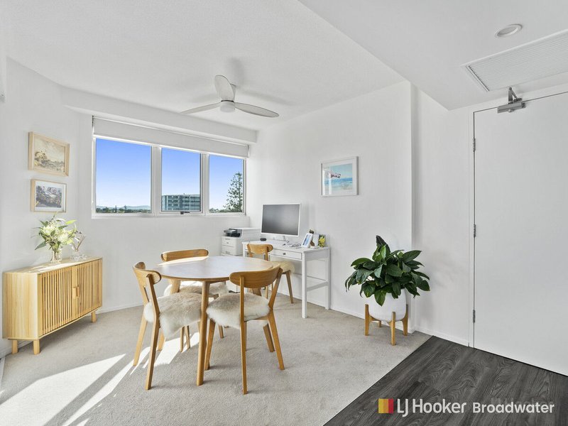 Photo - 23/242-244 Marine Parade, Labrador QLD 4215 - Image 6