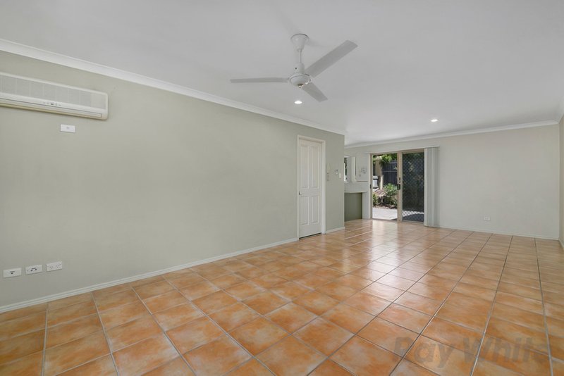 Photo - 23/25 Buckingham Place, Eight Mile Plains QLD 4113 - Image 8