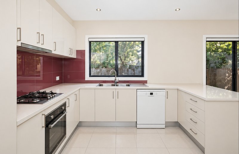 Photo - 2/325 Camp Road, Broadmeadows VIC 3047 - Image 2