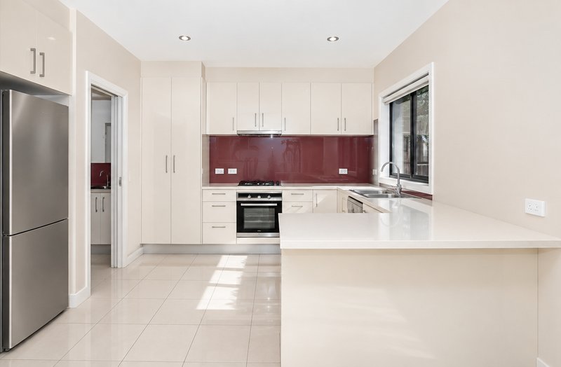 Photo - 2/325 Camp Road, Broadmeadows VIC 3047 - Image 4
