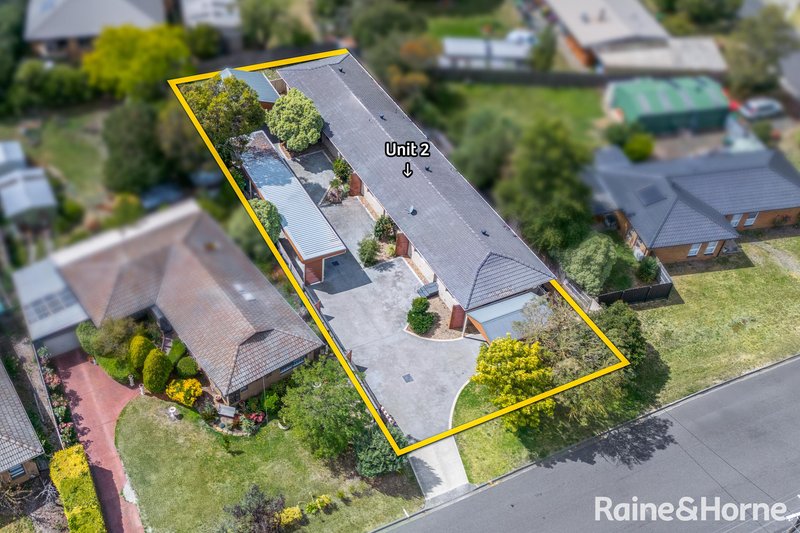 Photo - 2&3/25 Worcester Road, Gisborne VIC 3437 - Image 7