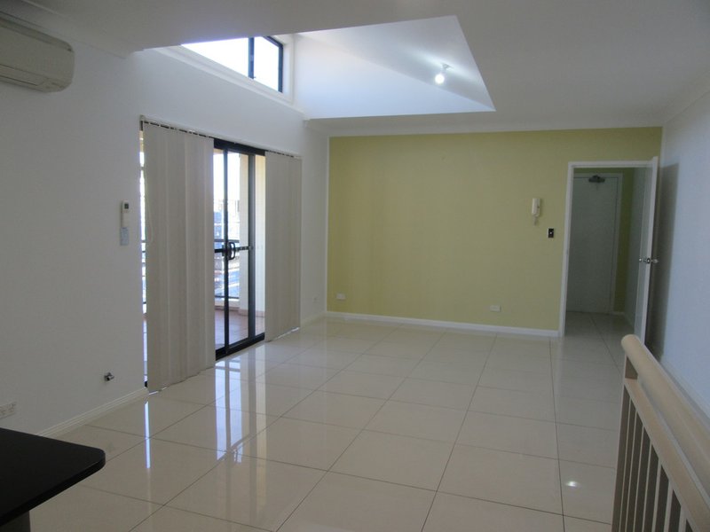 Photo - 23/27-29 Bigge Street, Liverpool NSW 2170 - Image 3