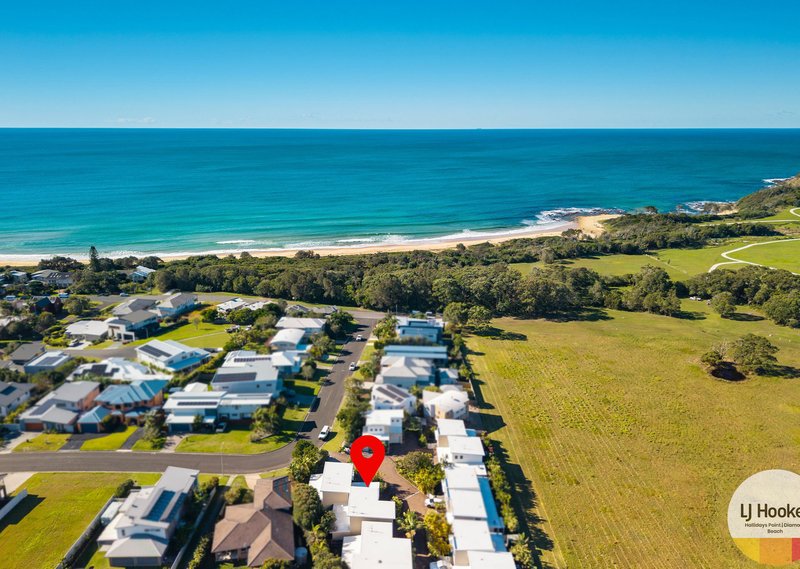 Photo - 2/33-37 Emerald Drive, Diamond Beach NSW 2430 - Image 2